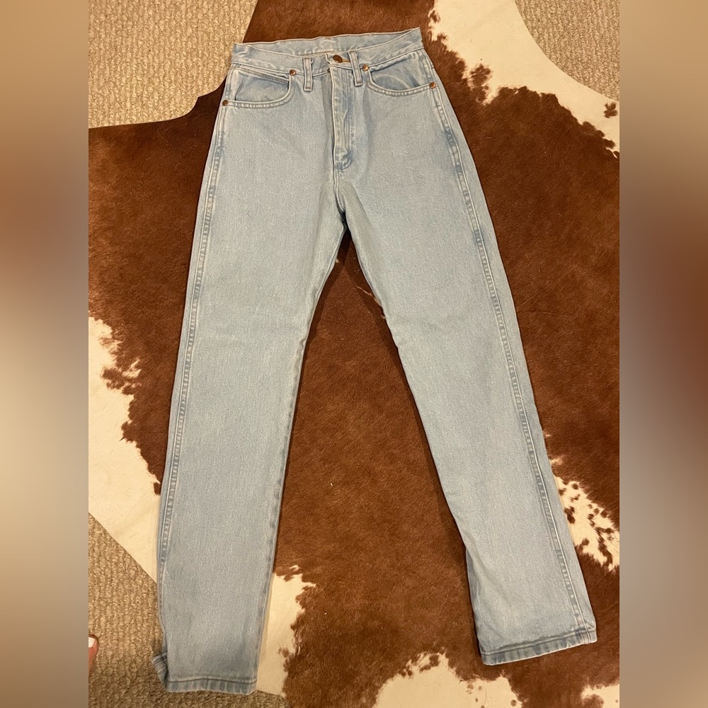 Womens Cowboy Cut Wrangler Jeans